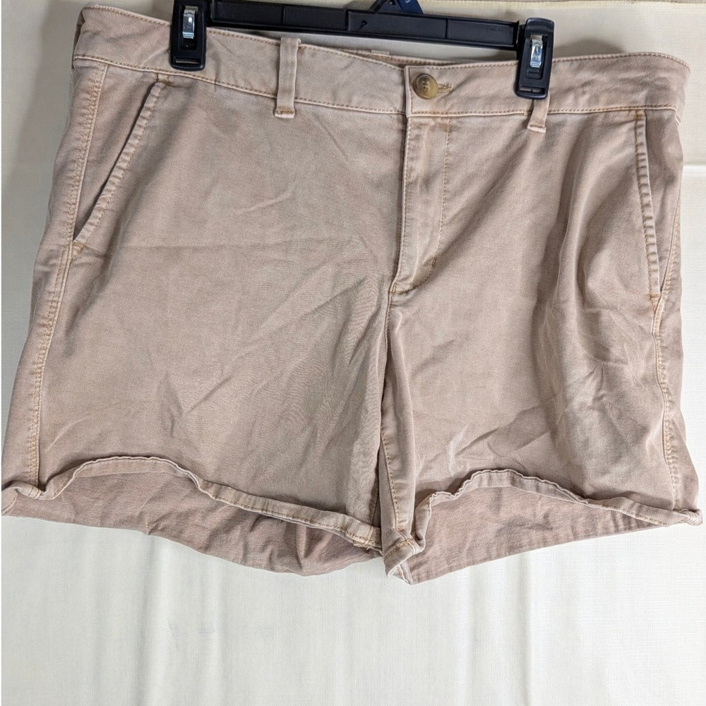 American Eagle Khaki Shorts Size 18 Midi Super Stretch Twill Tan